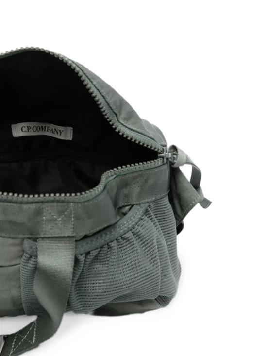 26FW 씨피 컴퍼니 크로스백 21CMAC128A 005269G 950 CASTOR GRAY DOM - C.P. COMPANY