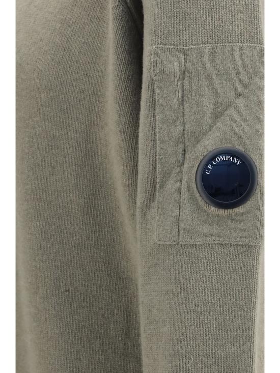 26FW 씨피 컴퍼니 스웨터 21CMKN707A110149A 356 KHAKI - C.P. COMPANY