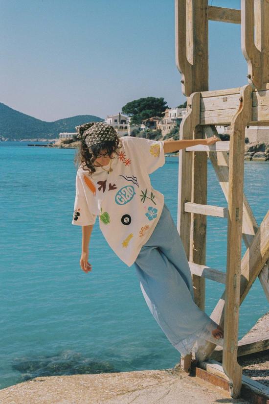 차오 차오 베케이션 반팔 티셔츠 차오 차오 휴가 스티커 코어 티 - CIAO CIAO VACATION