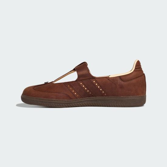  아디다스 스니커즈 HP7130 Brown Sand Strata Gum DOM - ADIDAS