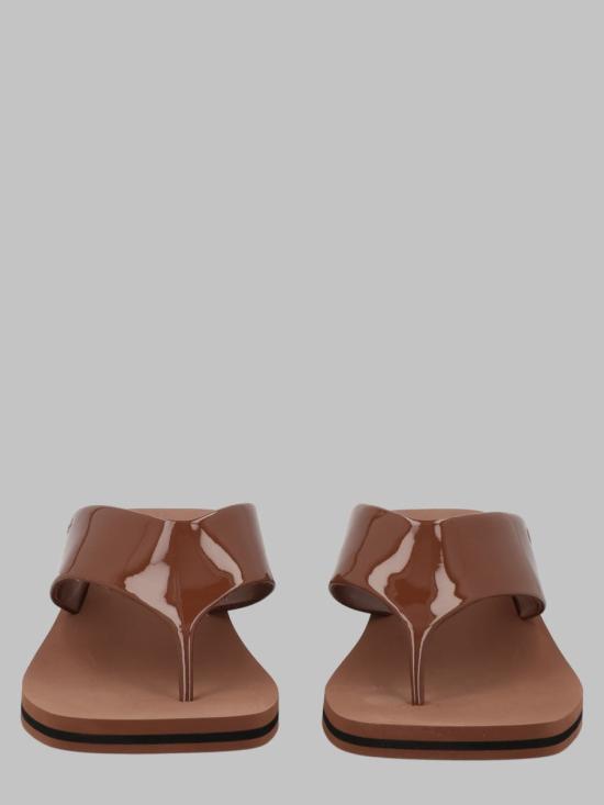 26FW 끌로에 샌들 26A19KYI 6I3 BROWN