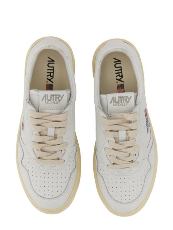 26FW 오트리 메달리스트 로우 레더 스니커즈 AULW LL15 WHITE - AUTRY