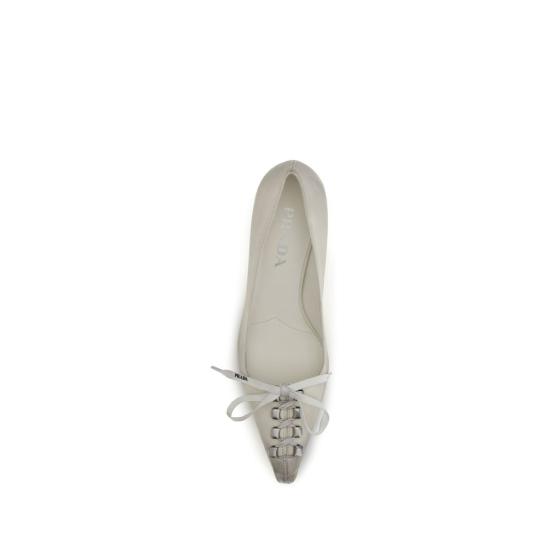 26FW 프라다 타우루스 레이스업 펌프스 힐 PR1I612OFA055V69F0K74BB WHITE - PRADA
