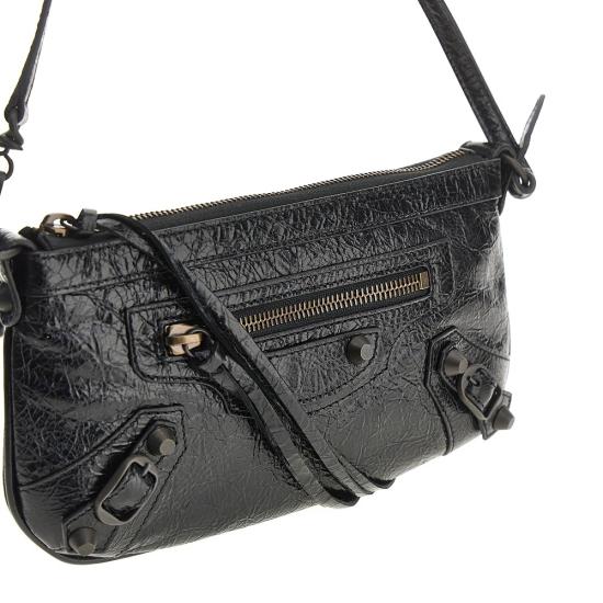 26FW 발렌시아가 르 시티 파우치 온 스트랩 8639602ABEK Black - BALENCIAGA