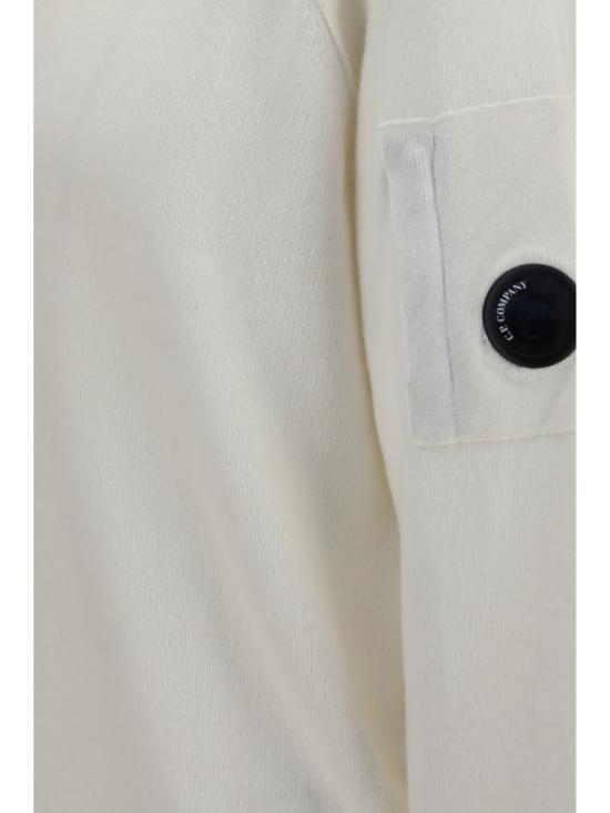 26FW 씨피 컴퍼니 램스울 GRS 크루넥 렌즈 스웨터 RFCMKN707A110149A 103 WHITE - C.P. COMPANY