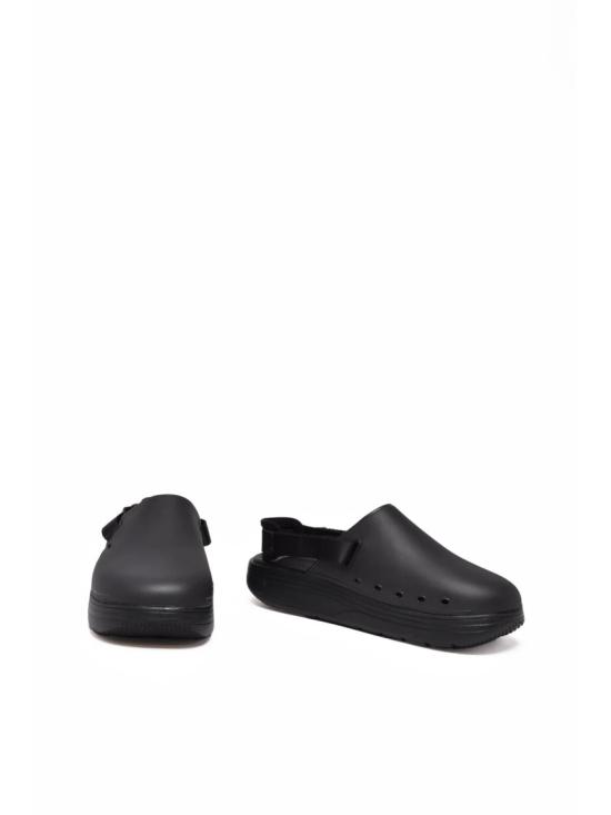 25FW 수이코크 샌들 검정색 앞코 막힘 조절 가능한 고무 샌들 - SUICOKE