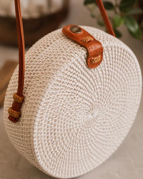  빌리지 스라이브 가방 라운드 라탄 지갑 - VILLAGE THRIVE