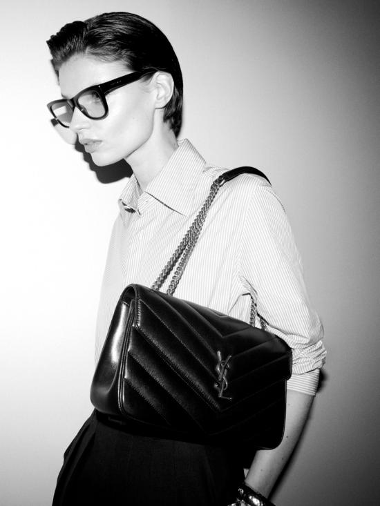 26FW 생로랑 루루 미디움 마테라쎄 램스킨 숄더백 801439AAE4Y 1000 BLACK - SAINT LAURENT