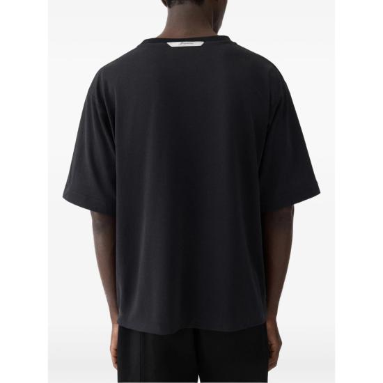 26FW 자크뮈스 롱 카레 반팔 티셔츠 TSM00578 AJ00254 990 BLUE - JACQUEMUS