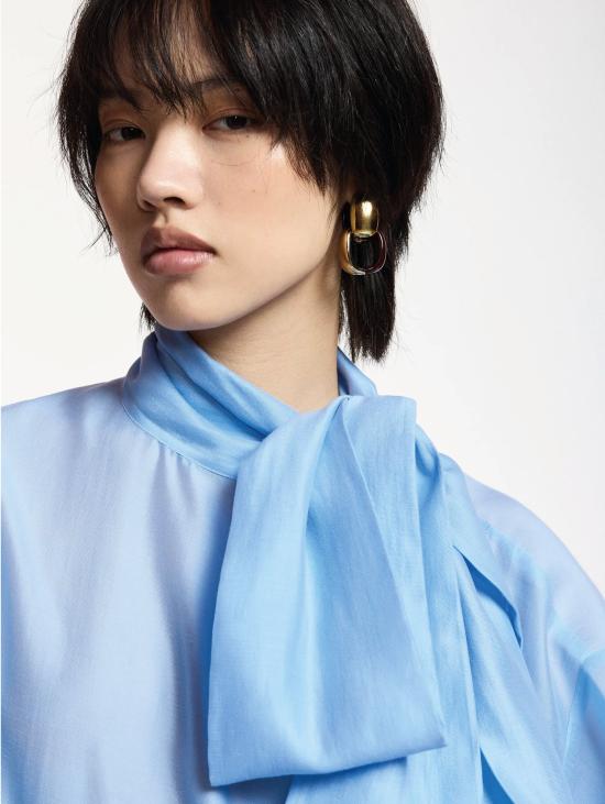 26FW 에센셜앤트워프 블라우스 카미시아 콘 피오코 에 마니체 아 스부포 블루 - ESSENTIEL ANTWERP