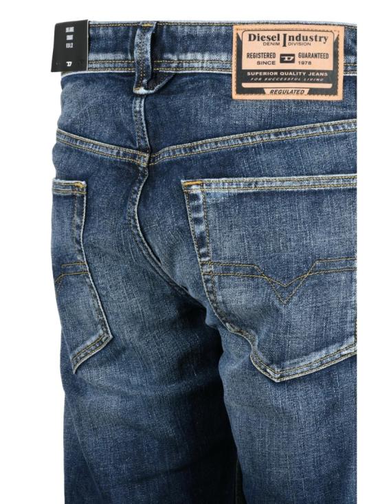 25FW 디젤 데님 팬츠 블루 컬러의 라키 코튼 블렌드 스트레이트 레그 진 - DIESEL
