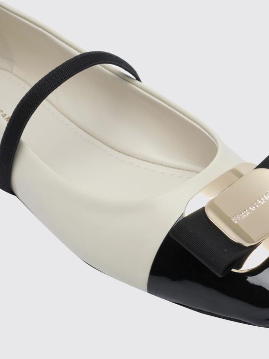 26FW 살바토레 페라가모 플랫 슈즈 01J183 777437 MASCARPONE NERO White - SALVATORE FERRAGAMO