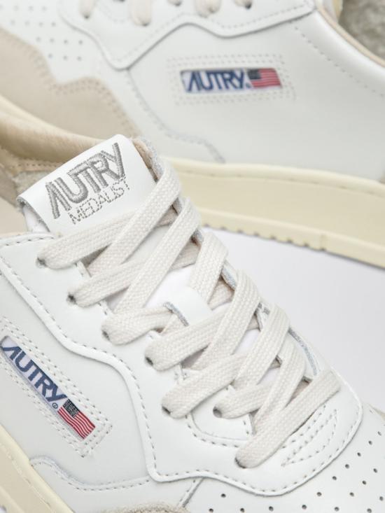 26FW 오트리 메달리스트 로우 레더 스니커즈 AULW LS43 Milk - AUTRY