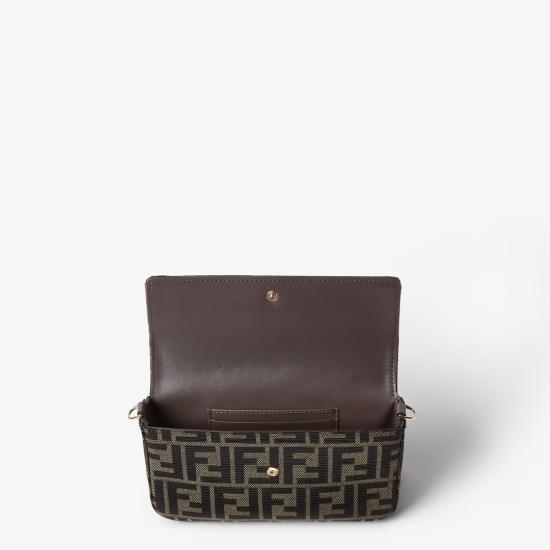 26FW 펜디 크로스백 8M0600B1JYF0VAT Brown - FENDI