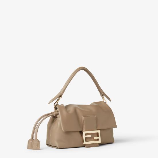 26FW 펜디 바게트 소프트 스몰 백 바게트 소프트 스몰 백 8BR855B1ZKF0QD3 Grey - FENDI