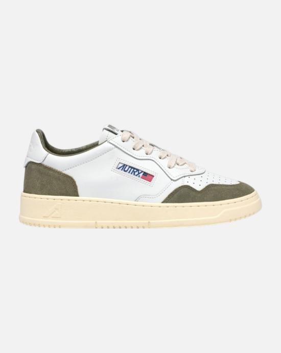  오트리 메달리스트 로우 스니커즈 AULM FT21 WHITE SMOKED GREEN White green