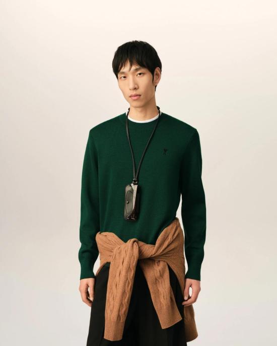 26FW 아미 ADC 크루넥 스웨터 HKS826 001 A258 BOTTLE GREEN BLACK DOM - AMI