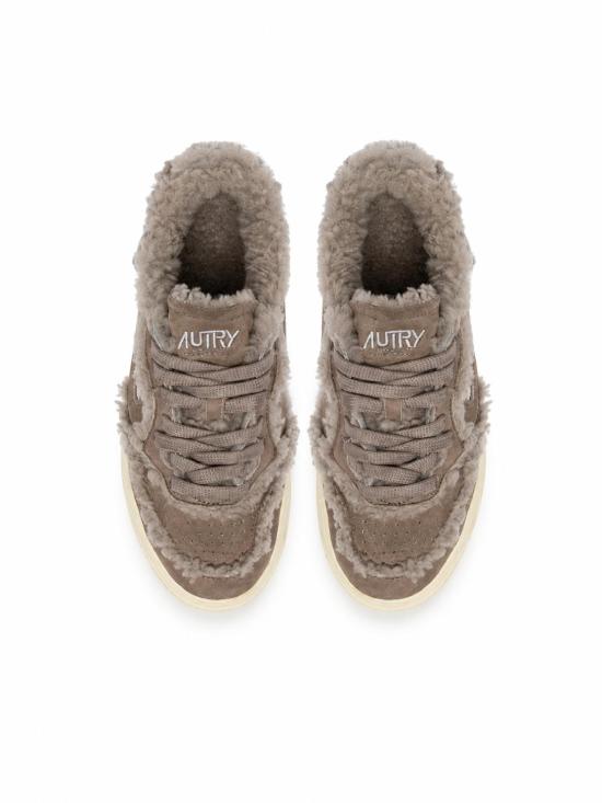 26FW 오트리 메달리스트 로우 레더 스니커즈 AULWGX 02 SUEDE SHEARLING TAUPE - AUTRY