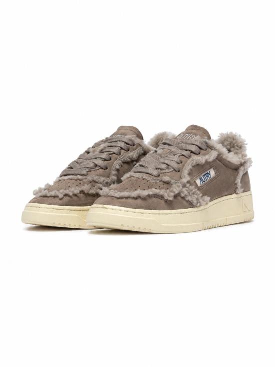 26FW 오트리 메달리스트 로우 레더 스니커즈 AULWGX 02 SUEDE SHEARLING TAUPE - AUTRY