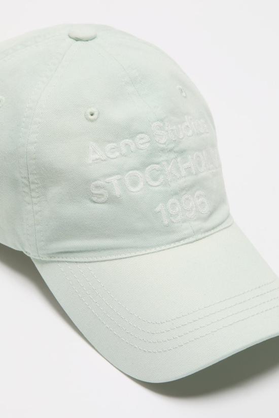 26FW 아크네 스튜디오 1996 자수 로고 베이스볼 캡 C40477 CKN OYSTER GREY DOM - ACNE STUDIOS