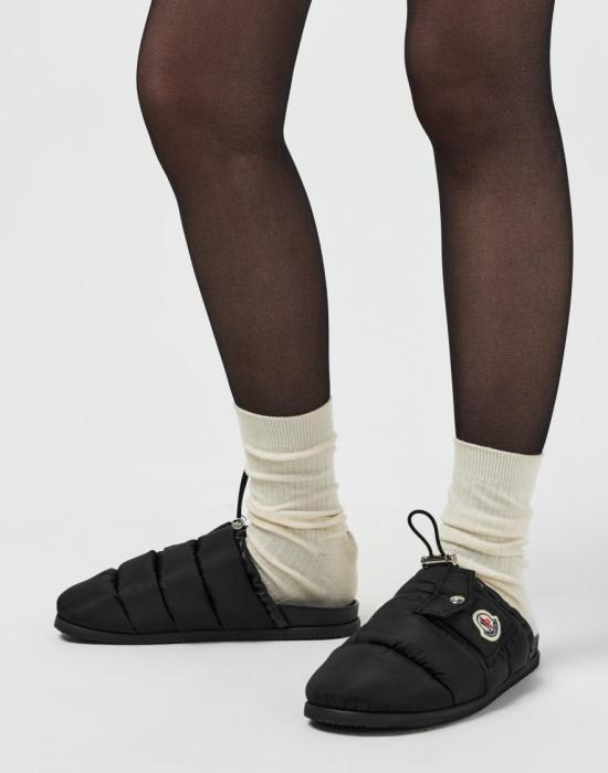 26FW 몽클레어 몬 포켓 패딩 레더 뮬 K109B4M00040M5080999 Black - MONCLER