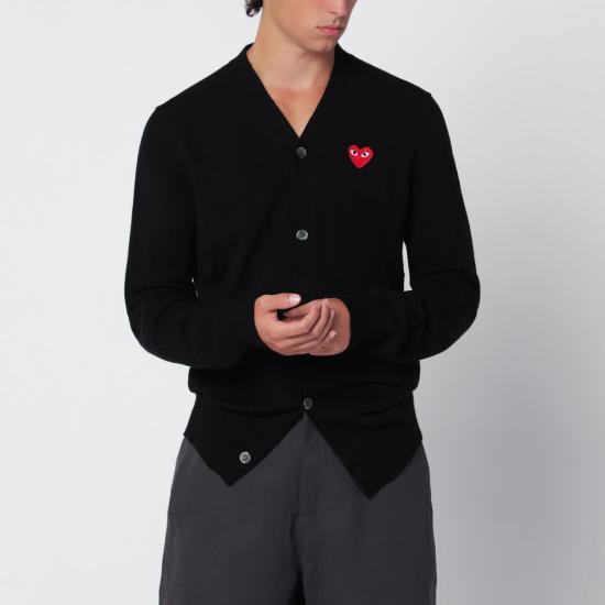 26FW 꼼데가르송 V넥 하트 와펜 가디건 AXN008051WO BLK BLACK