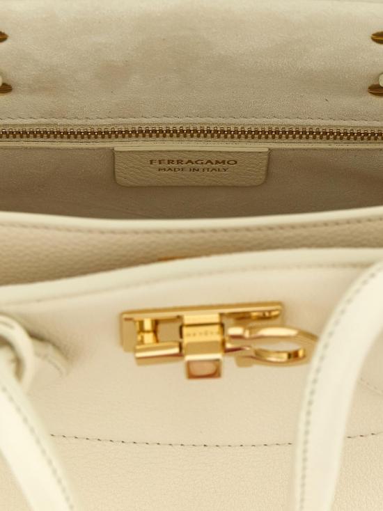  살바토레 페라가모 가방 페라가모 뉴 페라가모 스튜디오 소프트 핸드백 화이트 - SALVATORE FERRAGAMO