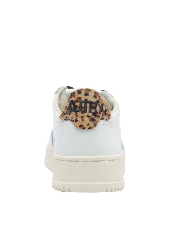 26FW 오트리 메달리스트 로우 레더 스니커즈 AULWOC02 WHITE - AUTRY