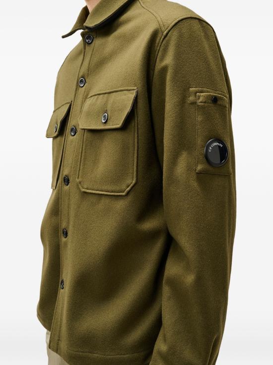 26FW 씨피 컴퍼니 펠티드 울 렌즈 버튼 오버셔츠 21CMOS261A110804A 683 IVY GREEN - C.P. COMPANY