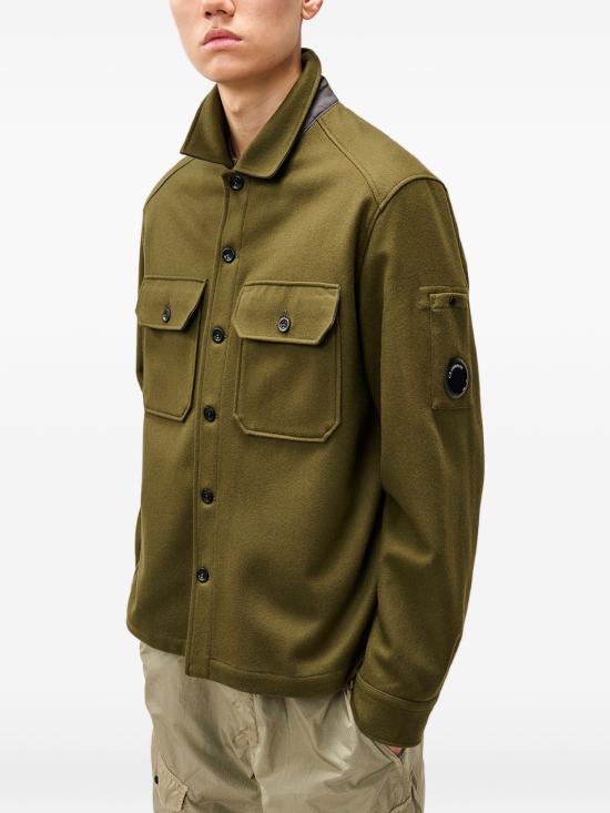 26FW 씨피 컴퍼니 펠티드 울 렌즈 버튼 오버셔츠 21CMOS261A110804A 683 IVY GREEN - C.P. COMPANY