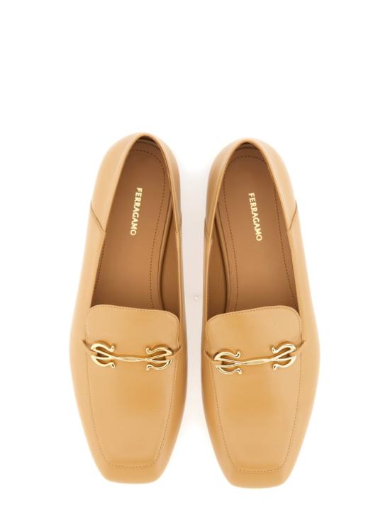  살바토레 페라가모 로퍼 페라가모 카프  베이지 - SALVATORE FERRAGAMO