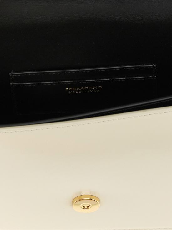  살바토레 페라가모 크로스백 LD795226NERO CREAM - SALVATORE FERRAGAMO