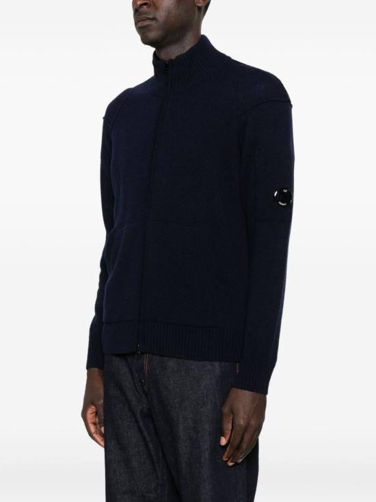  씨피 컴퍼니 가디건 RFCMKN708A110149A888 AI26 NAVY - C.P. COMPANY