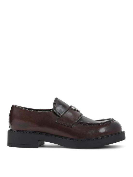 26FW 프라다 초콜릿 브러시드 가죽 삼각 로고 로퍼 2DE127FG0003ZPQF0562 BROWN