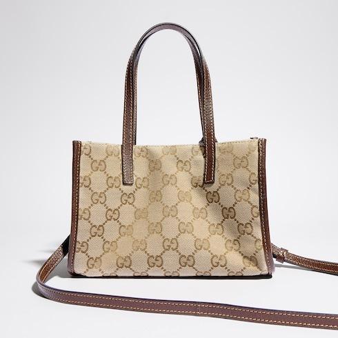 26FW 구찌 더블 G 참 스몰 토트백 A006WKFAGBY 9651 VINT SAND DK BROWN - GUCCI