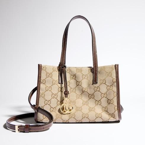 26FW 구찌 더블 G 참 스몰 토트백 A006WKFAGBY 9651 VINT SAND DK BROWN