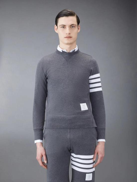 26FW 톰브라운 로고 패치 엔지니어드 4바 스웨트셔츠 MJT021H00535 025 DARK GREY