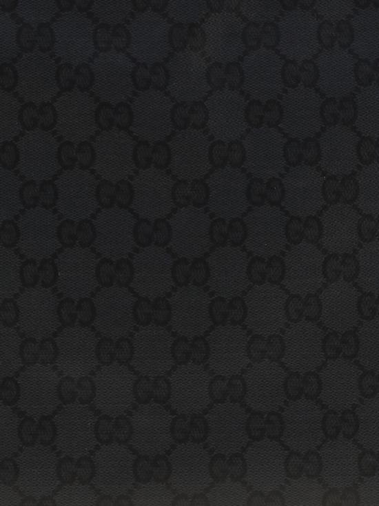 26FW 구찌 에센스 클래식 미디엄 포트폴리오 케이스 A006QOFAGIK 1000 Black - GUCCI