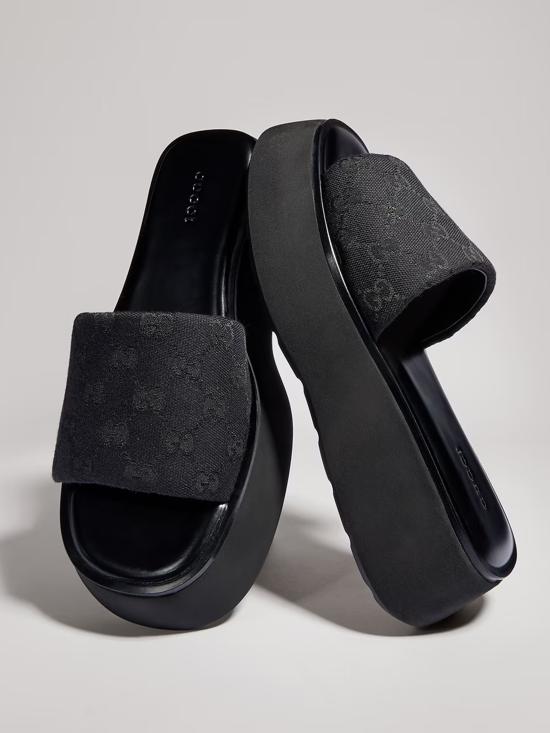 26FW 구찌 플랫폼 슬라이드 샌들 A0034RFAFUW1000 Black - GUCCI
