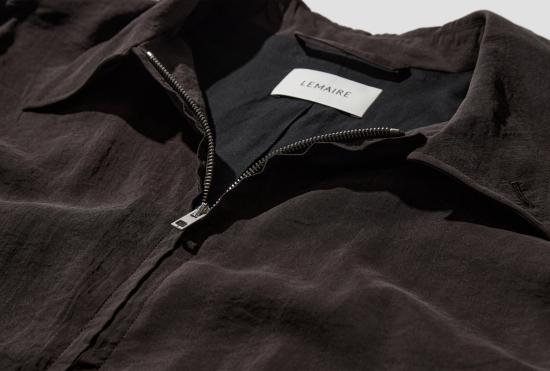 26FW 르메르 자켓 가벼운 지퍼 블라우스 - 드라이 실크 OW1266 LF1308 다크 브라운 - LEMAIRE