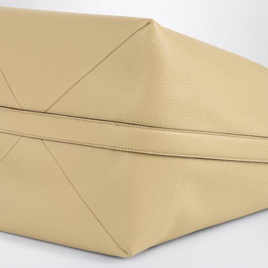26FW 토템 토트백 263 WAL0138LE0030 Beige - TOTEME