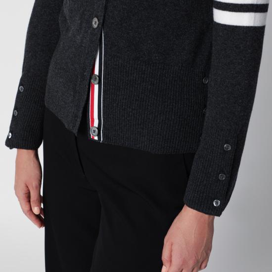 26FW 톰브라운 클래식 캐시미어 4바 브이넥 가디건 FKC001A00011 Grey - THOM BROWNE