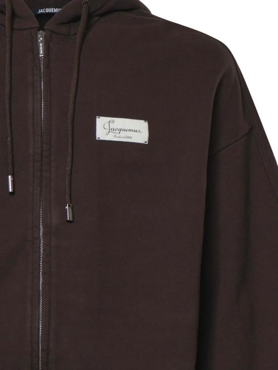 26FW 자크뮈스 긴팔 티셔츠 HOU00314AJ00325 881 DARK BROWN 1 - JACQUEMUS