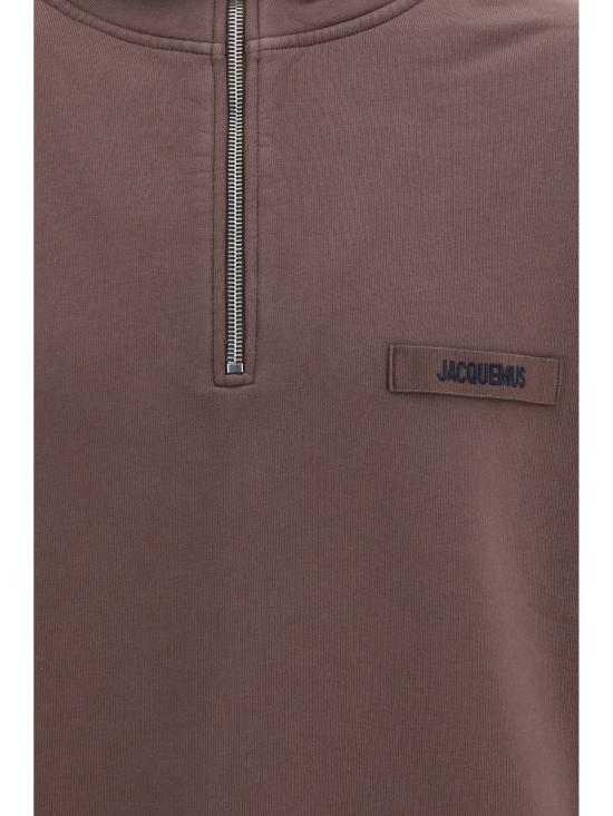 26FW 자크뮈스 하프 집업 스웨트 셔츠 SSM00313AJ00174 850 BROWN - JACQUEMUS