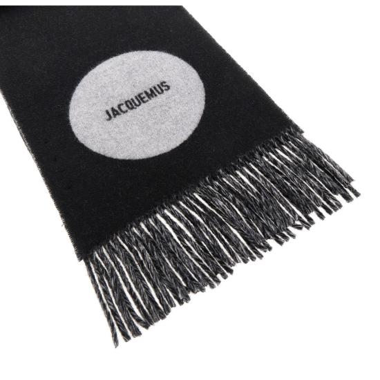 26FW 자크뮈스 롱드 카레 울 머플러 ACU00579AOT4044 Black - JACQUEMUS