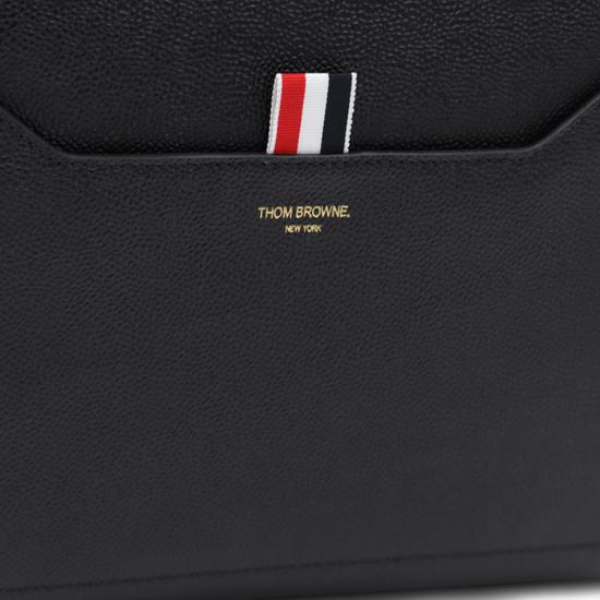 26FW 톰브라운 페블 그레인 레더 슬림 브리프케이스 MAG444A 00198001 BLACK - THOM BROWNE