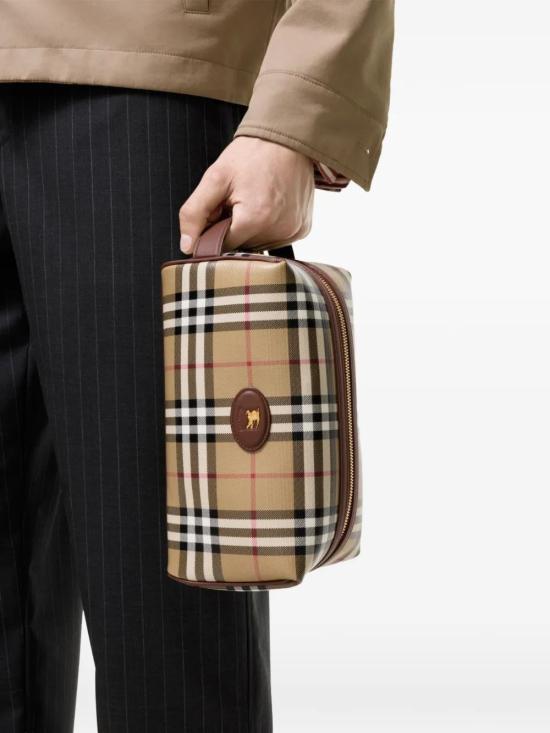 26FW 버버리 클러치/파우치 8128246 A7026 ARCHIVEBEI - BURBERRY