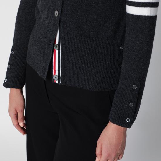 26FW 톰브라운 클래식 캐시미어 4바 브이넥 가디건 FKC001A00011 025 GREY - THOM BROWNE