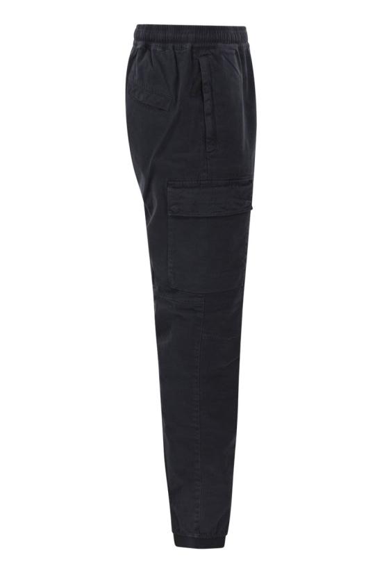 26FW 스톤 아일랜드 와펜 패치 테이퍼드 팬츠 L2S153100033S00L1 V0120 NAVYBLUE - STONE ISLAND