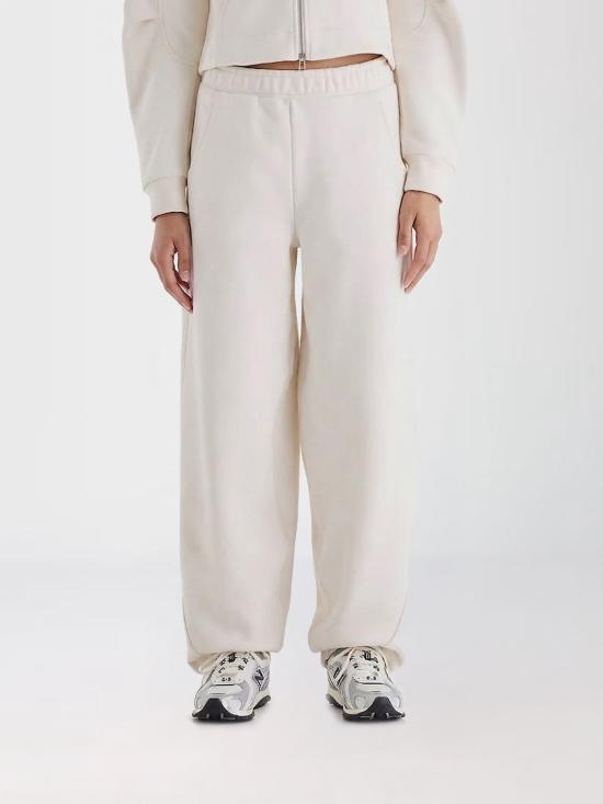 26FW 뉴발란스 팬츠 WB62L0NLLIN Beige